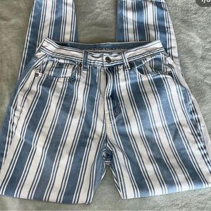 American eagle mom jeans